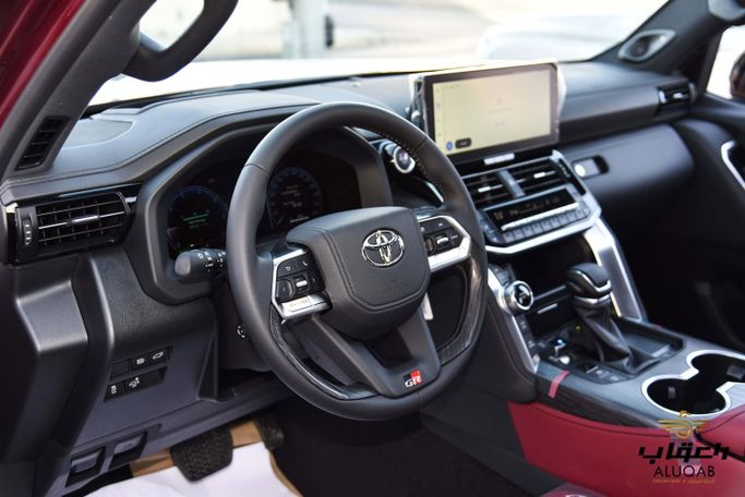 جديدة Toyota Land Cruiser i-FORCE MAX السلسلة 300، 3.4 لتر، 2026 في الأردن، عمان من AL UQAB TRADING، اللون أحمر.  | AUTO.AE | إعلان #295598 — صورة 9 من 31