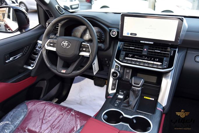 جديدة Toyota Land Cruiser i-FORCE MAX السلسلة 300، 3.4 لتر، 2026 في الأردن، عمان من AL UQAB TRADING، اللون أحمر.  | AUTO.AE | إعلان #295598 — صورة 20 من 31