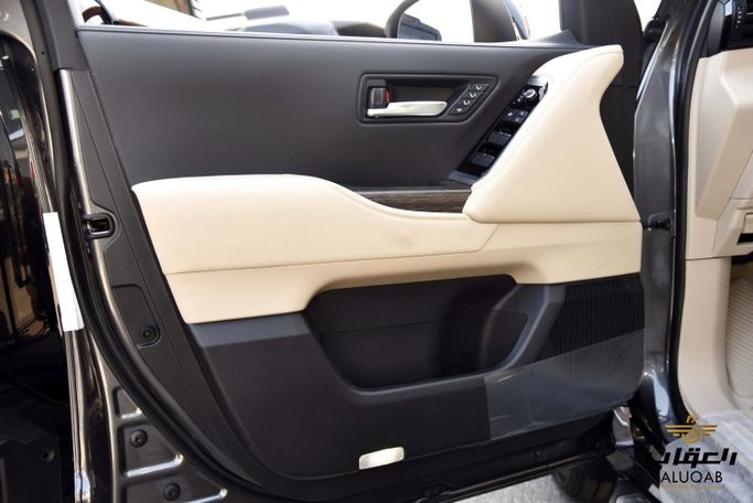 جديدة Toyota Land Cruiser i-FORCE MAX السلسلة 300، 3.4 لتر، 2026 في الأردن، عمان من AL UQAB TRADING، اللون رمادي.  | AUTO.AE | إعلان #295637 — صورة 9 من 25