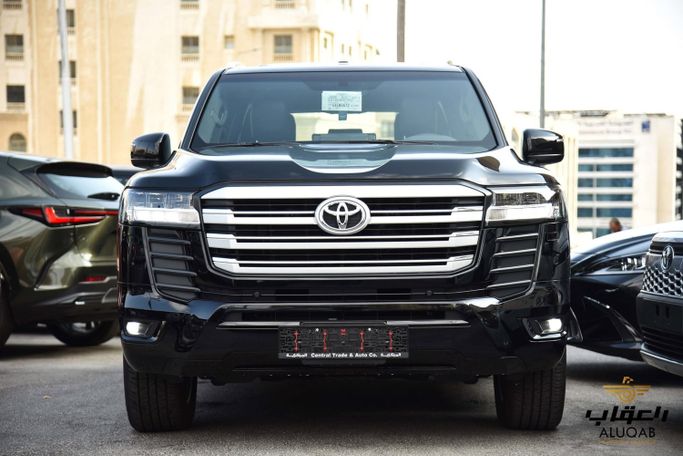 جديدة Toyota Land Cruiser السلسلة 300، 4.0 لتر، 2026 في الأردن، عمان من AL UQAB TRADING، اللون أسود.  | AUTO.AE | إعلان #295646