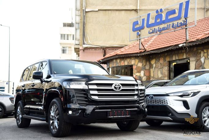 جديدة Toyota Land Cruiser السلسلة 300، 4.0 لتر، 2026 في الأردن، عمان من AL UQAB TRADING، اللون أسود.  | AUTO.AE | إعلان #295646 — صورة 2 من 17