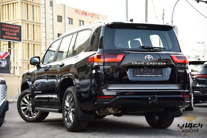 جديدة Toyota Land Cruiser السلسلة 300، 4.0 لتر، 2026 في الأردن، عمان من AL UQAB TRADING، اللون أسود.  | AUTO.AE | إعلان #295646 — صورة 5 من 17