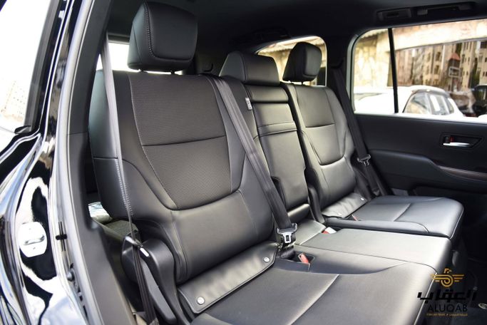 جديدة Toyota Land Cruiser السلسلة 300، 4.0 لتر، 2026 في الأردن، عمان من AL UQAB TRADING، اللون أسود.  | AUTO.AE | إعلان #295646 — صورة 9 من 17