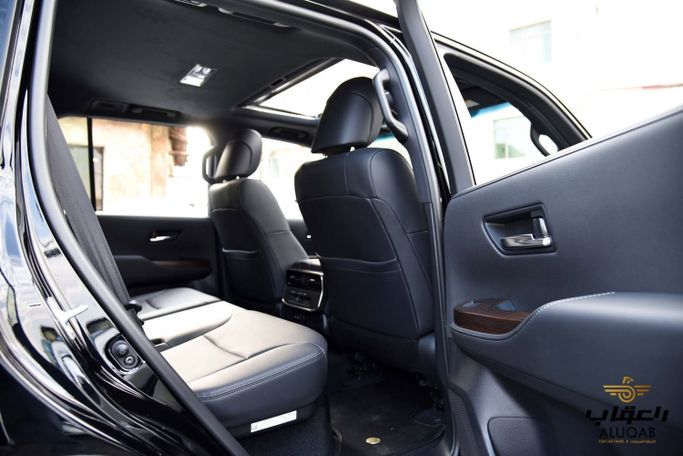 جديدة Toyota Land Cruiser السلسلة 300، 4.0 لتر، 2026 في الأردن، عمان من AL UQAB TRADING، اللون أسود.  | AUTO.AE | إعلان #295646 — صورة 10 من 17
