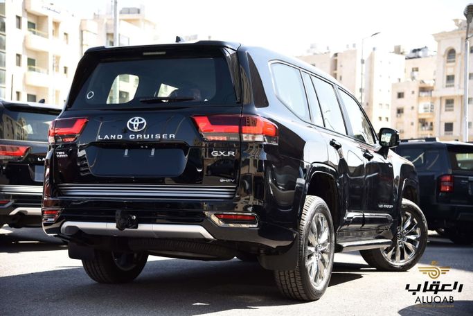 جديدة Toyota Land Cruiser i-FORCE MAX السلسلة 300، 3.4 لتر، 2026 في الأردن، عمان من AL UQAB TRADING، اللون أسود.  | AUTO.AE | إعلان #295653 — صورة 6 من 26