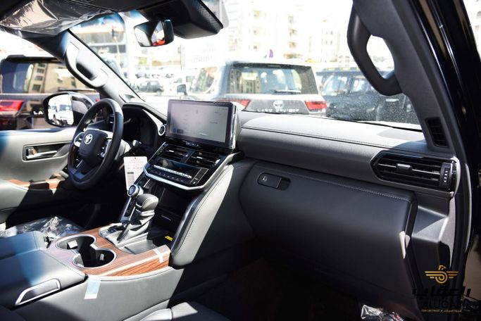 جديدة Toyota Land Cruiser i-FORCE MAX السلسلة 300، 3.4 لتر، 2026 في الأردن، عمان من AL UQAB TRADING، اللون أسود.  | AUTO.AE | إعلان #295653 — صورة 17 من 26