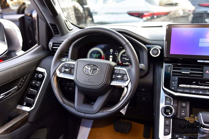 جديدة Toyota Land Cruiser i-FORCE MAX السلسلة 300، 3.4 لتر، 2026 في الأردن، عمان من AL UQAB TRADING، اللون فضي.  | AUTO.AE | إعلان #295661 — صورة 19 من 26