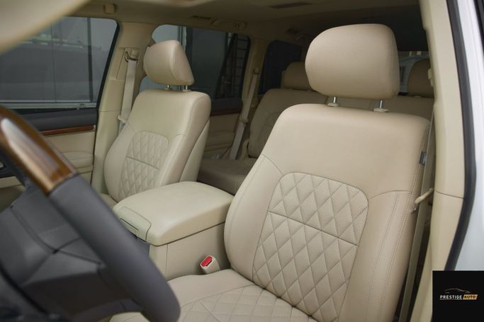 مستعملة Toyota Land Cruiser 200 Series 200 Series Facelift 2، 4.6 لتر، 2017 في الأردن، عمان من PRESTIGE AUTO، اللون أبيض.  | AUTO.AE | إعلان #296187 — صورة 5 من 31