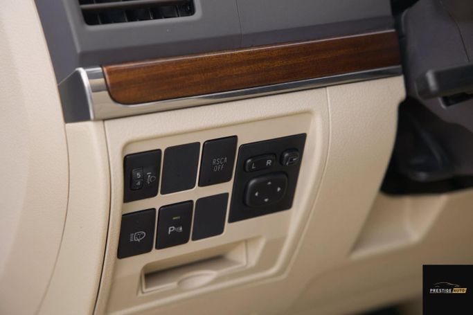 مستعملة Toyota Land Cruiser 200 Series 200 Series Facelift 2، 4.6 لتر، 2017 في الأردن، عمان من PRESTIGE AUTO، اللون أبيض.  | AUTO.AE | إعلان #296187 — صورة 17 من 31