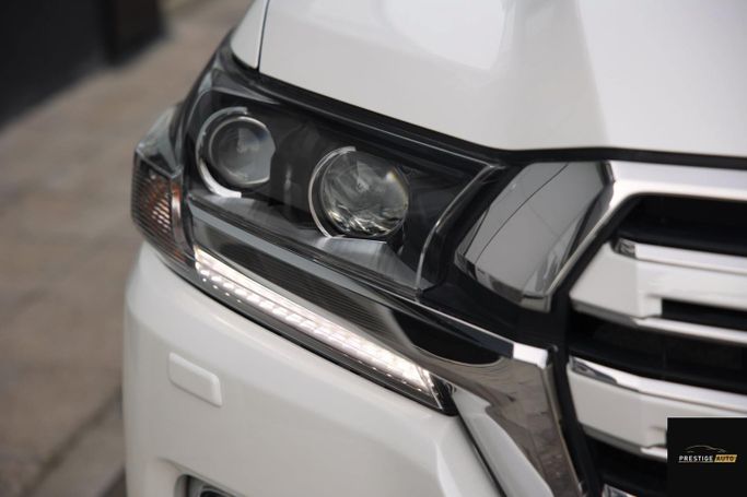 مستعملة Toyota Land Cruiser 200 Series 200 Series Facelift 2، 4.6 لتر، 2017 في الأردن، عمان من PRESTIGE AUTO، اللون أبيض.  | AUTO.AE | إعلان #296187 — صورة 27 من 31