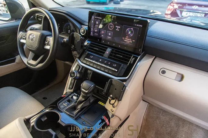 Подержанный Toyota Land Cruiser Twin Turbo 300 Series, 3.5 л, 2025 в Иордания, Амман от SHAYBETH MOTORS Серый цвет. Other | AUTO.AE | Объявление #296498 — фото 8 из 10