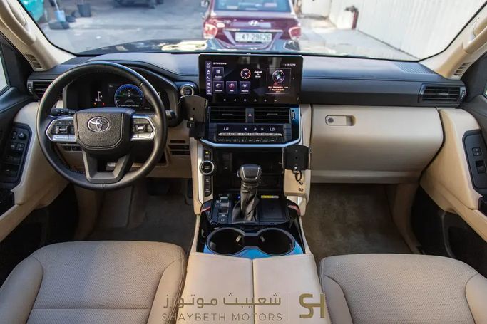 Подержанный Toyota Land Cruiser Twin Turbo 300 Series, 3.5 л, 2025 в Иордания, Амман от SHAYBETH MOTORS Серый цвет. Other | AUTO.AE | Объявление #296498 — фото 9 из 10