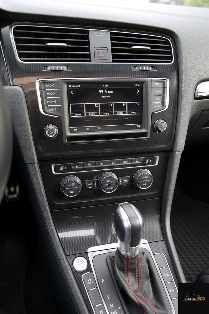 مستعملة Volkswagen Golf GTI سابعاً، 2.0 لتر، 2016 في الأردن، عمان من PRESTIGE AUTO، اللون أسود.  | AUTO.AE | إعلان #296262 — صورة 10 من 33