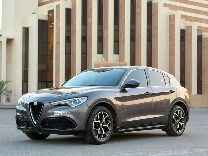 Подержанный ⁦Alfa Romeo Stelvio I Рестайлинг, 2.0 л, 2022⁩ в Кувейт, Аль-Фарванийя от EYAD MOTORS Серый цвет.  | AUTO.AE | Объявление #289526