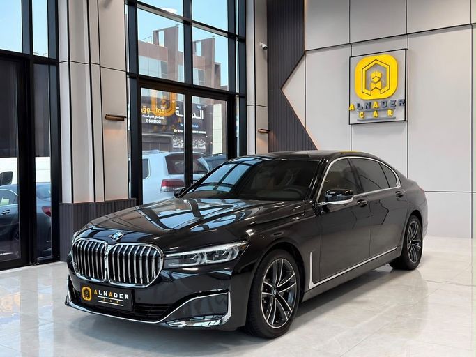 Used ⁦BMW 7 Series 730Li VI (G11/G12) Facelift, 3.0 l, 2020⁩ in Kuwait, Al Farwānīyah by ALNADER CAR, Black color.  | AUTO.AE | Listing #287221