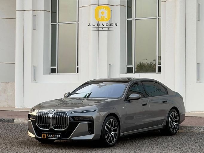 Used ⁦BMW 7 Series 735i VII (G70), 3.0 l, 2024⁩ in Kuwait, Al Farwānīyah by ALNADER CAR, Grey color.  | AUTO.AE | Listing #287275