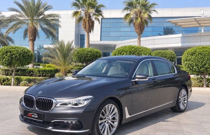 مستعملة BMW 7 Series 750Li السادس (G11/G12)، 4.4 لتر، 2016 في الكويت، الفروانية من S LINE MOTORS، اللون رمادي. أخرى | AUTO.AE | إعلان #296271 — صورة 2 من 8