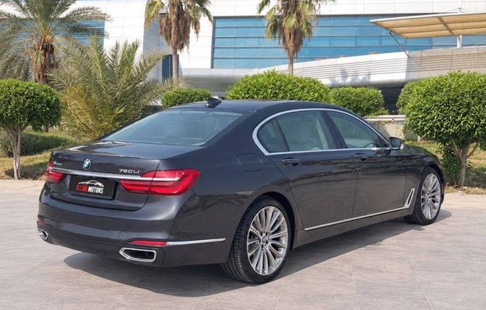 مستعملة BMW 7 Series 750Li السادس (G11/G12)، 4.4 لتر، 2016 في الكويت، الفروانية من S LINE MOTORS، اللون رمادي. أخرى | AUTO.AE | إعلان #296271 — صورة 3 من 8