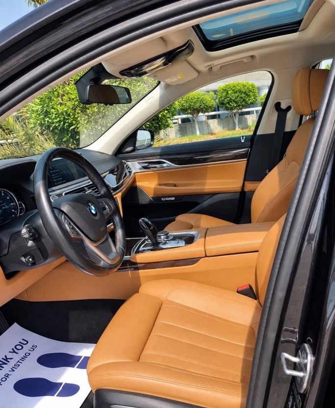 مستعملة BMW 7 Series 750Li السادس (G11/G12)، 4.4 لتر، 2016 في الكويت، الفروانية من S LINE MOTORS، اللون رمادي. أخرى | AUTO.AE | إعلان #296271 — صورة 5 من 8