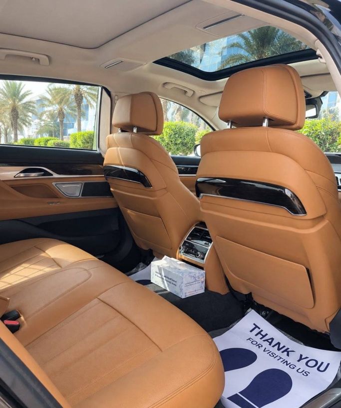 مستعملة BMW 7 Series 750Li السادس (G11/G12)، 4.4 لتر، 2016 في الكويت، الفروانية من S LINE MOTORS، اللون رمادي. أخرى | AUTO.AE | إعلان #296271 — صورة 7 من 8
