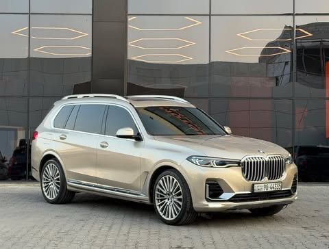 مستعملة ⁦BMW X7 30d ط (G07)، 3.0 l، 2019⁩ في في الكويت, الفروانية من ALSALEEM MOTORS، اللون ذهبي.  | AUTO.AE | إعلان #289612