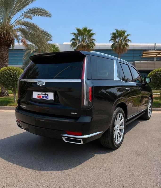 مستعملة Cadillac Escalade V، 6.2 لتر، 2022 في الكويت، الفروانية من S LINE MOTORS، اللون أسود. أخرى | AUTO.AE | إعلان #296274 — صورة 3 من 10