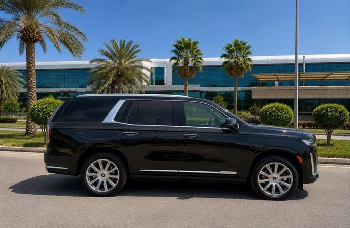 مستعملة Cadillac Escalade V، 6.2 لتر، 2022 في الكويت، الفروانية من S LINE MOTORS، اللون أسود. أخرى | AUTO.AE | إعلان #296274 — صورة 6 من 10