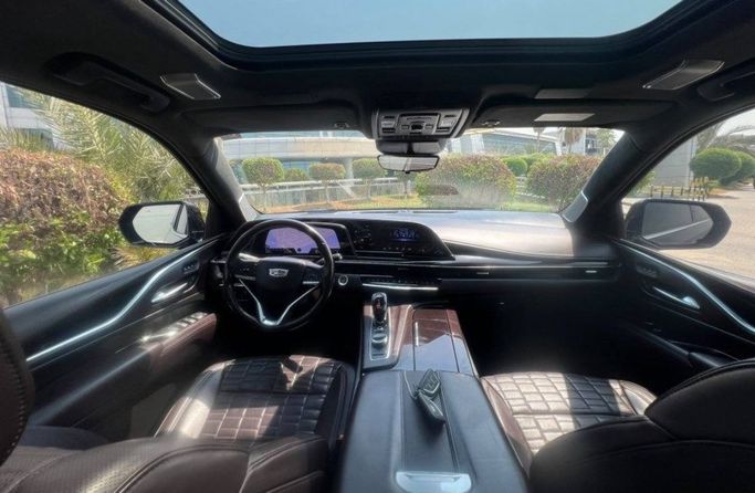 مستعملة Cadillac Escalade V، 6.2 لتر، 2022 في الكويت، الفروانية من S LINE MOTORS، اللون أسود. أخرى | AUTO.AE | إعلان #296274 — صورة 8 من 10