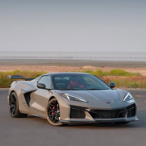 Подержанный ⁦Chevrolet Corvette Z06 C8, 5.5 л, 2025⁩ в Кувейт, Аль-Фарванийя от ALSALEEM MOTORS Серый цвет.  | AUTO.AE | Объявление #289305