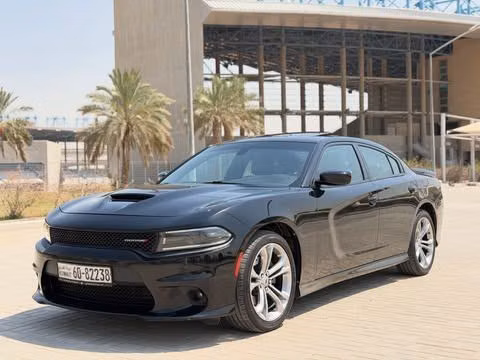 مستعملة ⁦Dodge Charger GT عملية فيس ليفت السابع (LD)، 3.6 l، 2022⁩ في في الكويت, الفروانية من MARBEYA MOTORS، اللون أسود.  | AUTO.AE | إعلان #286797