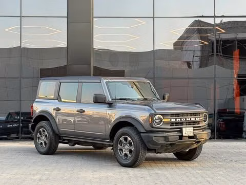 مستعملة ⁦Ford Bronco سادساً، 2.3 l، 2025⁩ في في الكويت, الفروانية من ALSALEEM MOTORS، اللون فضي.  | AUTO.AE | إعلان #289824