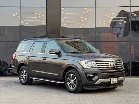 Used ⁦Ford Expedition IV, 3.5 l, 2018⁩ in Kuwait, Al Farwānīyah by ALSALEEM MOTORS, Silver color.  | AUTO.AE | Listing #289504
