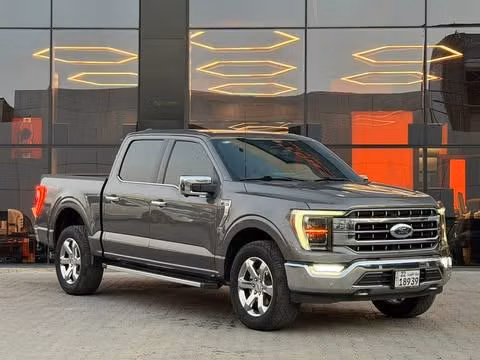 مستعملة ⁦Ford F-150 الرابع عشر، 2.7 l، 2023⁩ في في الكويت, الفروانية من ALSALEEM MOTORS، اللون فضي.  | AUTO.AE | إعلان #289700