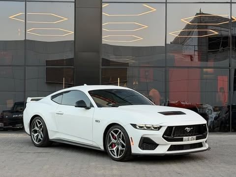 Подержанный ⁦Ford Mustang GT VII, 5.0 л, 2024⁩ в Кувейт, Аль-Фарванийя от ALSALEEM MOTORS Белый цвет.  | AUTO.AE | Объявление #289760
