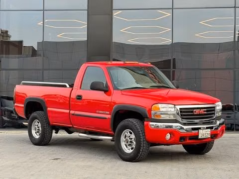 Used ⁦GMC Sierra I (GMT800), 4.3 l, 2005⁩ in Kuwait, Al Farwānīyah by ALSALEEM MOTORS, Red color.  | AUTO.AE | Listing #289313
