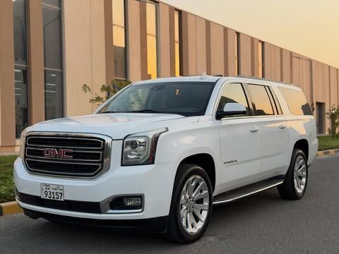 مستعملة ⁦GMC Yukon XL IV (GMT K2UG)، 6.2 l، 2019⁩ في في الكويت, الفروانية من MARBEYA MOTORS، اللون أبيض. المواصفات الأمريكية | AUTO.AE | إعلان #286806