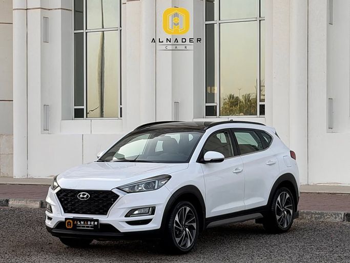 مستعملة ⁦Hyundai Tucson ثالثاً فيس ليفت، 1.6 l، 2021⁩ في في الكويت, الفروانية من ALNADER CAR، اللون أبيض.  | AUTO.AE | إعلان #287407