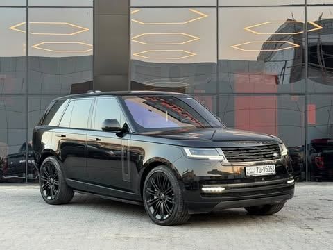 مستعملة ⁦Land Rover Range Rover D350 MHEV V، 3.0 l، 2023⁩ في في الكويت, الفروانية من ALSALEEM MOTORS، اللون أسود.  | AUTO.AE | إعلان #289788