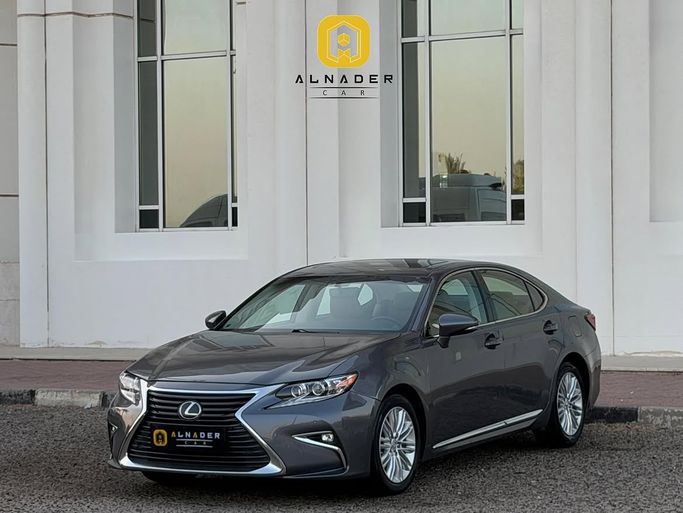 مستعملة ⁦Lexus ES 250 فيس ليفت السادس، 2.5 l، 2017⁩ في في الكويت, الفروانية من ALNADER CAR، اللون رمادي.  | AUTO.AE | إعلان #287429
