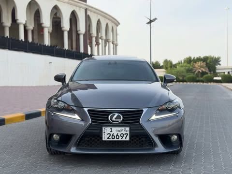 مستعملة ⁦Lexus IS 250 ثالثاً، 2.5 l، 2014⁩ في في الكويت, الفروانية من MARBEYA MOTORS، اللون رمادي.  | AUTO.AE | إعلان #287568