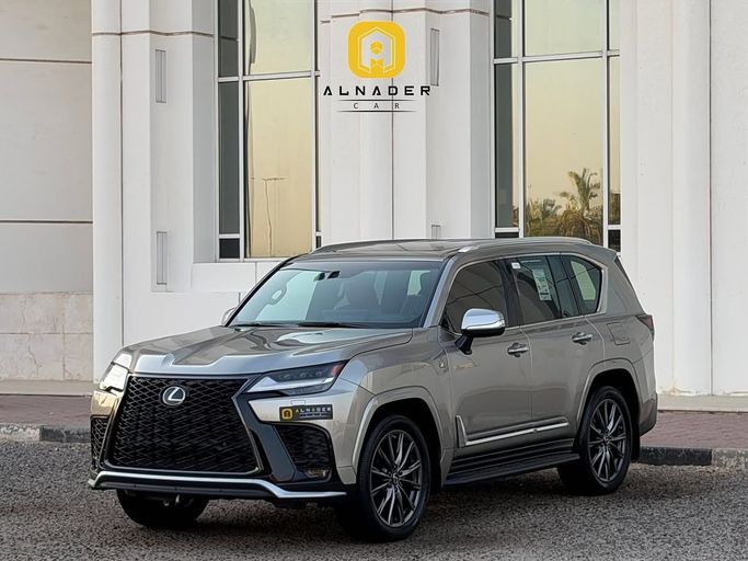 مستعملة ⁦Lexus LX 600 رابعاً، 3.4 l، 2023⁩ في في الكويت, الفروانية من ALNADER CAR، اللون رمادي.  | AUTO.AE | إعلان #287292