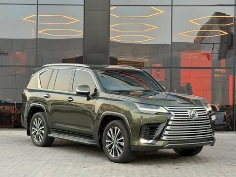 مستعملة ⁦Lexus LX 600 رابعاً، 3.4 l، 2022⁩ في في الكويت, الفروانية من ALSALEEM MOTORS، اللون أخضر.  | AUTO.AE | إعلان #289380