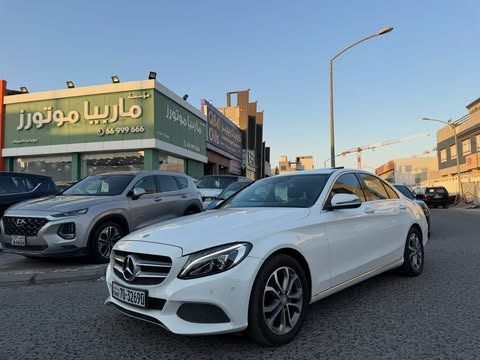 Used ⁦Mercedes-Benz C-Class 200 IV (W205), 2.0 l, 2017⁩ in Kuwait, Al Farwānīyah by MARBEYA MOTORS, White color.  | AUTO.AE | Listing #287332