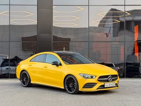 مستعملة ⁦Mercedes-Benz CLA 200 II (ج 118، س 118)، 1.3 l، 2021⁩ في في الكويت, الفروانية من ALSALEEM MOTORS، اللون أصفر. المواصفات الأوروبية | AUTO.AE | إعلان #289405