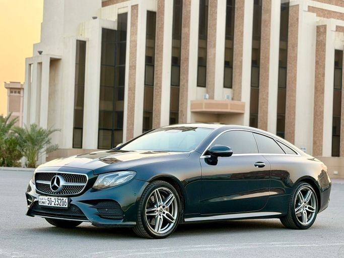 مستعملة ⁦Mercedes-Benz E-Class 200 V (W213، S213، C238)، 1.5 l، 2017⁩ في في الكويت, الفروانية من EYAD MOTORS، اللون أسود.  | AUTO.AE | إعلان #289462