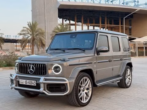 مستعملة ⁦Mercedes-Benz G-Class 550 III (W463)، 4.0 l، 2022⁩ في في الكويت, الفروانية من MARBEYA MOTORS، اللون رمادي.  | AUTO.AE | إعلان #286671