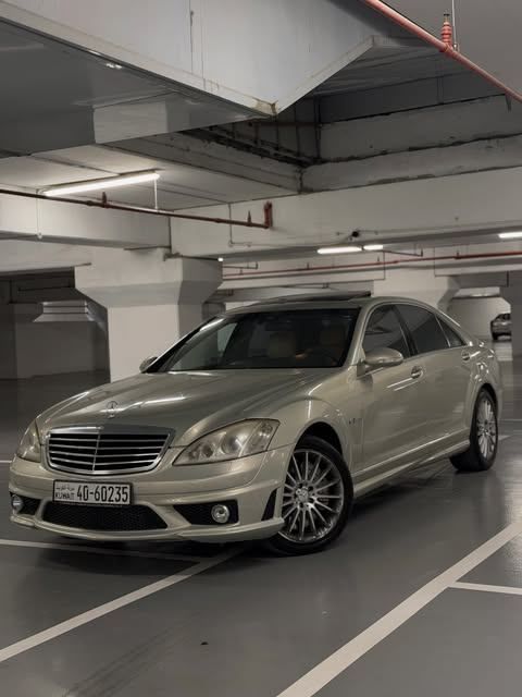 مستعملة ⁦Mercedes-Benz S-Class 500/550 Long V (W221)، 5.5 l، 2007⁩ في في الكويت, الفروانية من MARBEYA MOTORS، اللون فضي. أخرى | AUTO.AE | إعلان #286760