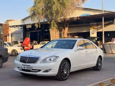 مستعملة ⁦Mercedes-Benz S-Class 500/550 Long عملية فيس ليفت V (W221)، 5.5 l، 2009⁩ في في الكويت, الفروانية من MARBEYA MOTORS، اللون أبيض.  | AUTO.AE | إعلان #287335