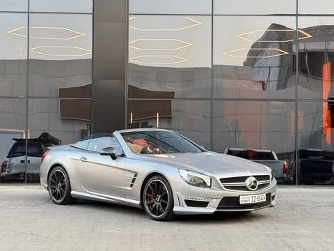 مستعملة ⁦Mercedes-Benz SL-Class AMG 63 AMG III (R231)، 5.5 l، 2014⁩ في في الكويت, الفروانية من ALSALEEM MOTORS، اللون فضي. المواصفات الأمريكية | AUTO.AE | إعلان #289409