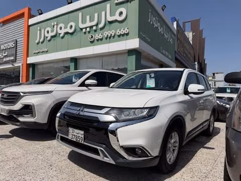 مستعملة ⁦Mitsubishi Outlander ثالثاً فيس ليفت 3، 2.0 l، 2022⁩ في في الكويت, الفروانية من MARBEYA MOTORS، اللون أبيض.  | AUTO.AE | إعلان #287344
